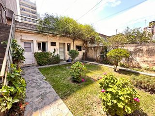 Casa s/ terreno ideal para edificio, Pje Garibaldi 1era cuadra, Parque Avellaneda