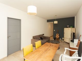 DEPARTAMENTO 3 AMBIENTES  VENTA CASTELAR COCHERA