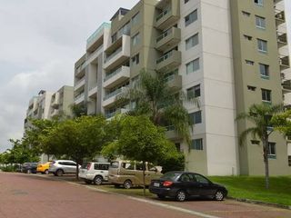 Foto 1 de Venta de Suite en La Vista Tower con Parqueo