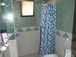 Casa en venta - 2 dormitorios 2 baños - Cochera - 250mts2 - San Carlos, La Plata