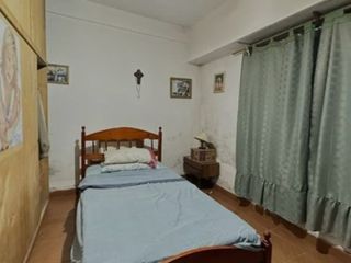 Casa en venta de 2 dormitorios c/ cochera  y parque en Udaondo APTO CREDITO