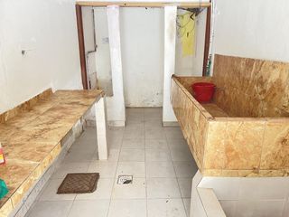 Foto 11 de Venta de 2 Locales -  en San Justo