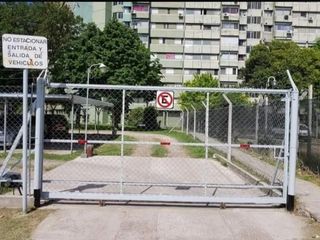 Excelente departamento de 3 ambientes al frente.