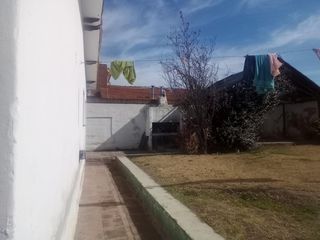 Foto 7 de Oportunidad Desarrollistas Venta Casa a Reciclar 4 dormitorios z/CPC en Arguello U$S110.000.