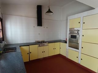 Foto 15 de Oportunidad Desarrollistas Venta Casa a Reciclar 4 dormitorios z/CPC en Arguello U$S110.000.