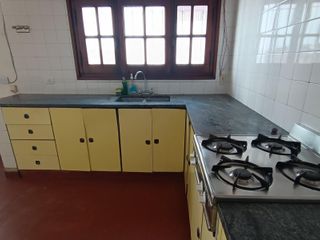 Foto 19 de Oportunidad Desarrollistas Venta Casa a Reciclar 4 dormitorios z/CPC en Arguello U$S110.000.