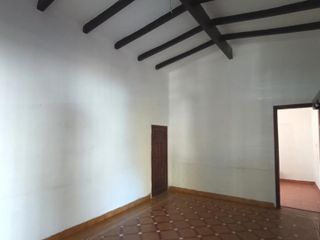 Foto 18 de Oportunidad Desarrollistas Venta Casa a Reciclar 4 dormitorios z/CPC en Arguello U$S110.000.
