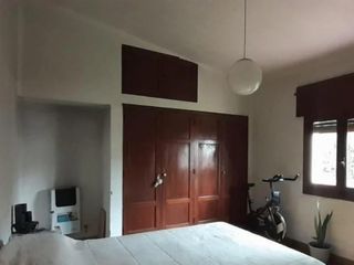 Foto 5 de Oportunidad Desarrollistas Venta Casa a Reciclar 4 dormitorios z/CPC en Arguello U$S110.000.