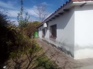 Foto 10 de Oportunidad Desarrollistas Venta Casa a Reciclar 4 dormitorios z/CPC en Arguello U$S110.000.