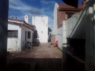 Foto 8 de Oportunidad Desarrollistas Venta Casa a Reciclar 4 dormitorios z/CPC en Arguello U$S110.000.