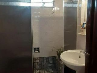 Foto 6 de Oportunidad Desarrollistas Venta Casa a Reciclar 4 dormitorios z/CPC en Arguello U$S110.000.