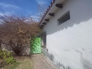 Foto 12 de Oportunidad Desarrollistas Venta Casa a Reciclar 4 dormitorios z/CPC en Arguello U$S110.000.