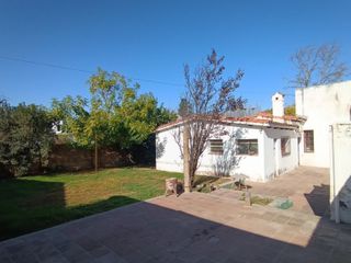 Foto 33 de Oportunidad Desarrollistas Venta Casa a Reciclar 4 dormitorios z/CPC en Arguello U$S110.000.