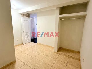 Foto 6 de Venta de departamento en Urb Santa Edelmira-Calle Casuarinas en 2do piso 
Ubicado cerca de parque Cesar Vallejo de California, Wong , a 5 min de la