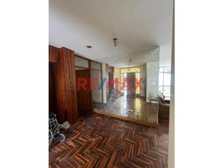Foto 4 de ¡Gran oportunidad de compra en el corazón de Miraflores, Urbanización Los Tulipanes!

Les presentamos esta excelente casa en venta, ubicada en la re