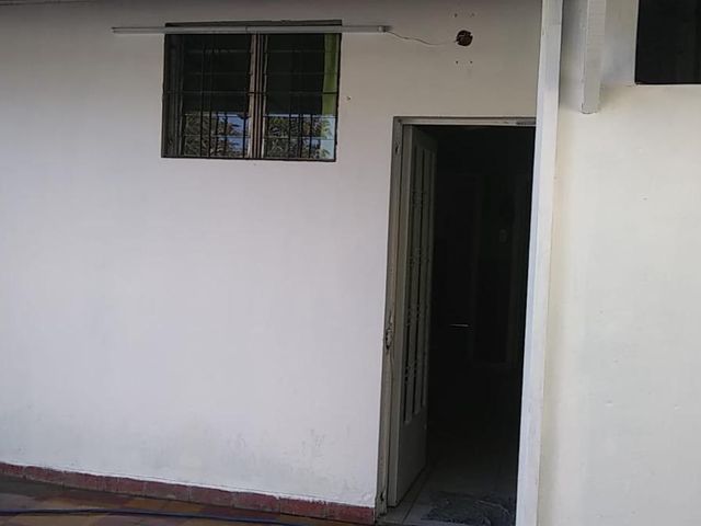 Casa en venta - 2 Dormitorios 2 Baños 3 Cocheras - 227Mts2 - Ituzaingó Norte