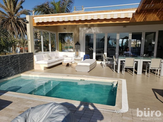 Foto 2 de MODERNA CASA EN VENTA CON 6 DORMITORIOS CON PISCINA EN PARACAS