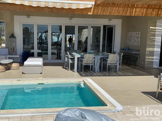 Foto 8 de MODERNA CASA EN VENTA CON 6 DORMITORIOS CON PISCINA EN PARACAS