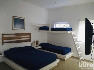 Foto 29 de MODERNA CASA EN VENTA CON 6 DORMITORIOS CON PISCINA EN PARACAS