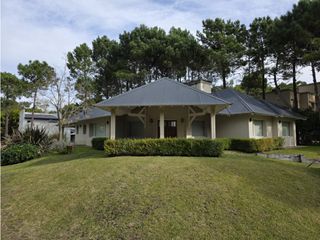 Foto 1 de Casa en Venta - Barrio Cerrado - Calidad de Construcción