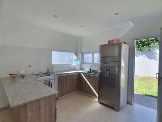Foto 4 de Casa B° Pacífico 9 de julio 800