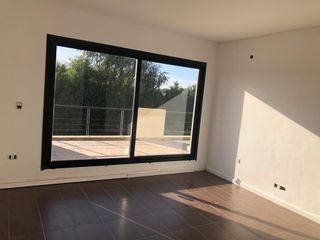 Foto 4 de Casa en venta en Harás Santa María!