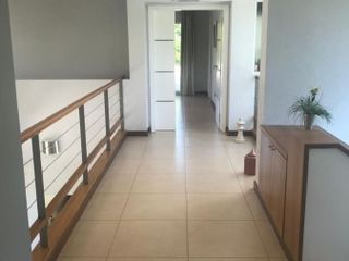 Casa en venta de 3 dormitorios c/ cochera en Arenas del Sur