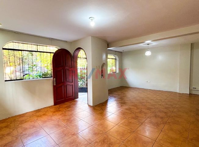 Casa en Venta en San Juan de Lurigancho - Altro