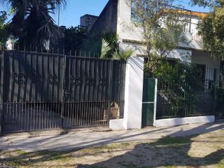 Casa PH en venta en Barrio Luna