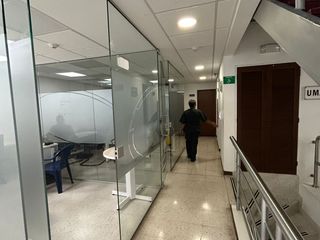 Venta Oficina De Tres Niveles En Centro Empresa- Cali Valle Del Cauca