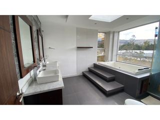Casa en Venta 370m2 en Urbanización Balcones del Norte Quito