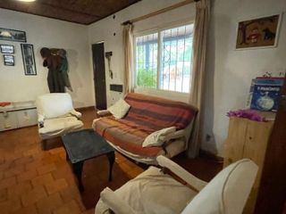 Casa en venta de 3 dormitorios y pileta en San Lorenzo, zona de la Quebrada.