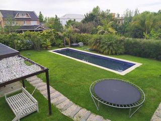 Foto 2 de Venta Impecable 4 Dormitorios Castores