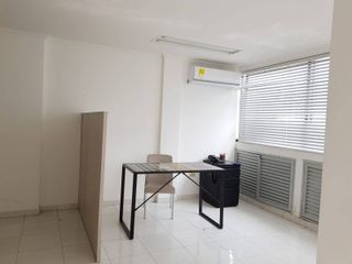 Foto 3 de OFICINA EN VENTA BARRIO CENTRO | 1032