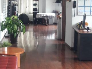 DE OPORTUNIDAD OFICINA EN VENTA - AV. SHYRIS 9NO PISO VISTA A LA CAROLINA