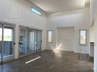 Canning Casa Venta San Felipe  4 ambientes Canning
