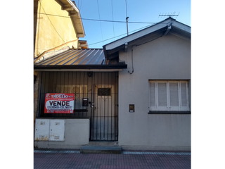 Foto 1 de CASA TRES AMBIENTES A LA VENTA