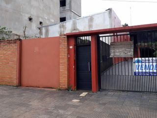 Foto 1 de EXCELENTE OPORTUNIDAD GUIDEK STASIUK VENDE INMUEBLE SOBRE CALLE SANTA FE
