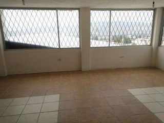 Foto 4 de ARRIENDO BODEGA MITAD DEL MUNDO 950M2, AMPLIO PATIO DE MANIOBRA.