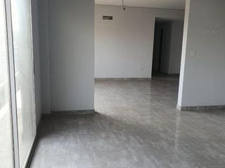 Foto 8 de DEPARTAMENTOS EN SEMI PISOS 3 AMB. AL FRENTE CON COCHERA