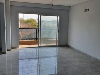 Foto 3 de DEPARTAMENTOS EN SEMI PISOS 3 AMB. AL FRENTE CON COCHERA