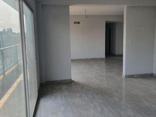 Foto 7 de DEPARTAMENTOS EN SEMI PISOS 3 AMB. AL FRENTE CON COCHERA