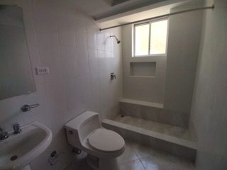 Granda Centeno, Departamento en renta, 220 m2, 4 habitaciones, 4 baños, 2 parqueaderos