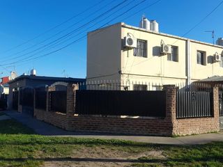Dúplex en venta - 2 Dormitorios 1 Baño - 180Mts2 - El Pato, Berazategui