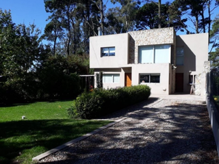 Foto 2 de Venta de Casa 4 ambientes en Bosque Peralta Ramos