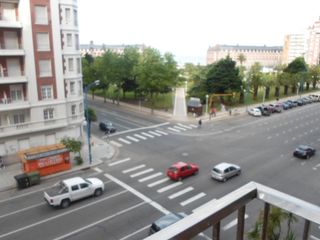 Foto 6 de Departamento · 2 ambientes con dep. de servicio · Vista a Plaza Colon