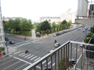 Foto 1 de Departamento · 2 ambientes con dep. de servicio · Vista a Plaza Colon