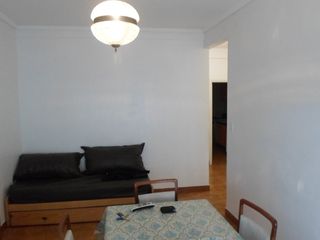 Foto 4 de Departamento · 2 ambientes con dep. de servicio · Vista a Plaza Colon