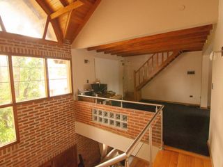 PERMUTA por departamento de categoría en La Plata | Chalet  4  dormitorios y pileta