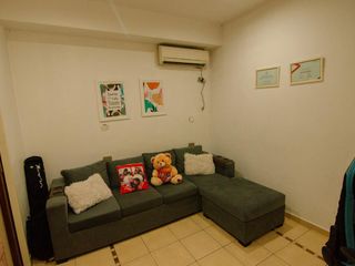 VENTA | Gran chalet  4  dormitorios con quincho y pileta a 5' de La Plata